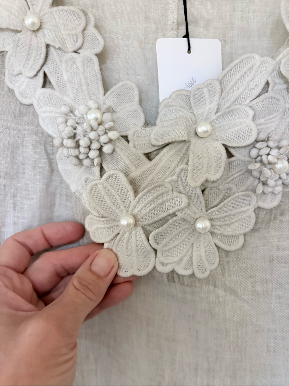 Beaded Floral Appliqué Necklace Trim - Cream